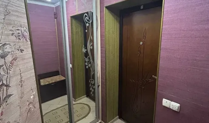 1090 Однокімнатна в центрі